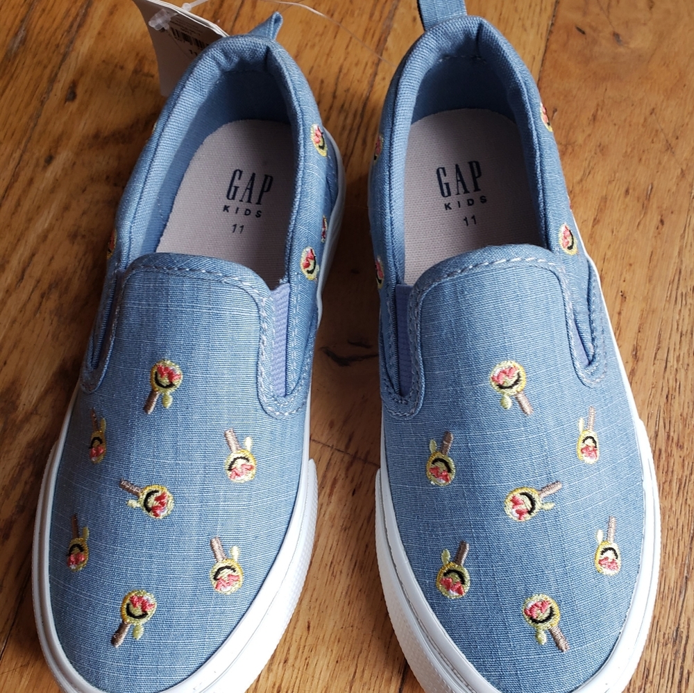Gap Kids size 11 Girls Slip On Sneakers